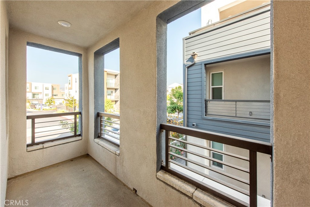 MLS #OC25246810 image #32