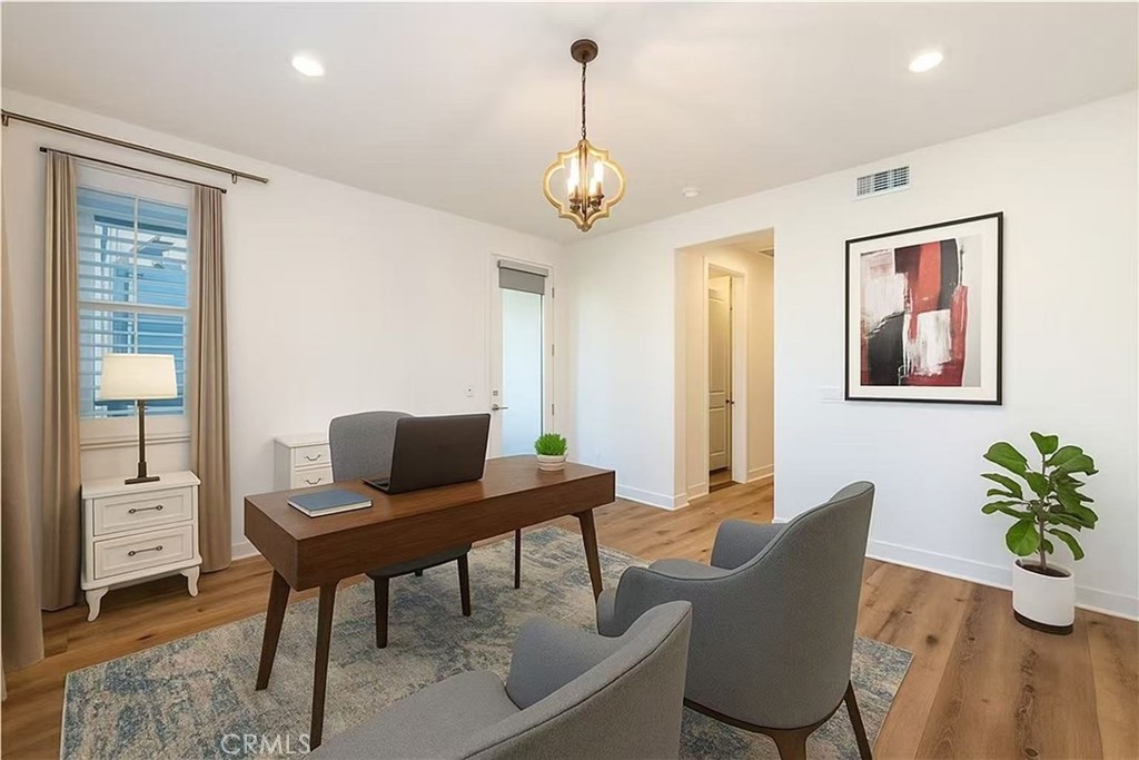 MLS #OC25246810 image #5