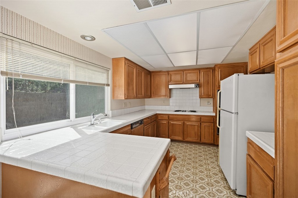 MLS #OC25246843 image #11