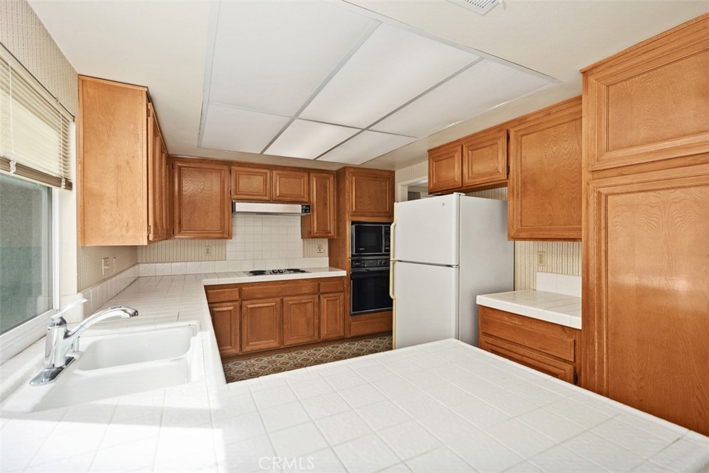 MLS #OC25246843 image #12