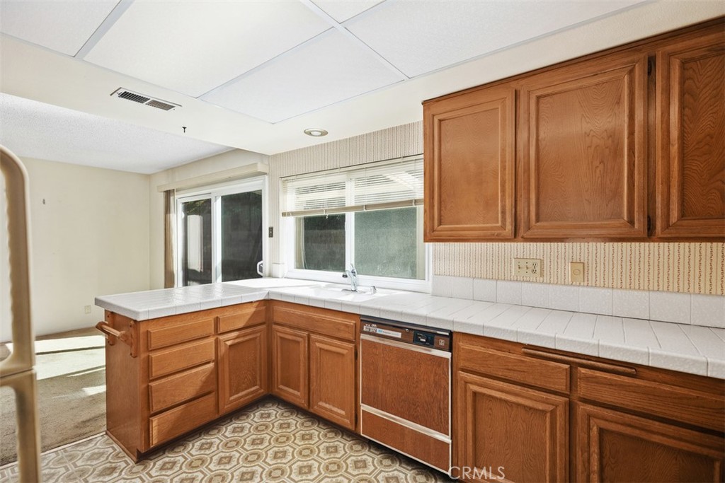 MLS #OC25246843 image #14