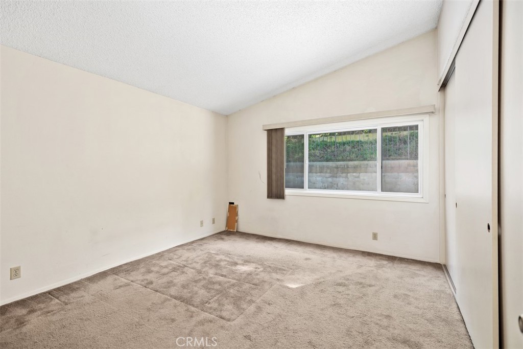 MLS #OC25246843 image #21