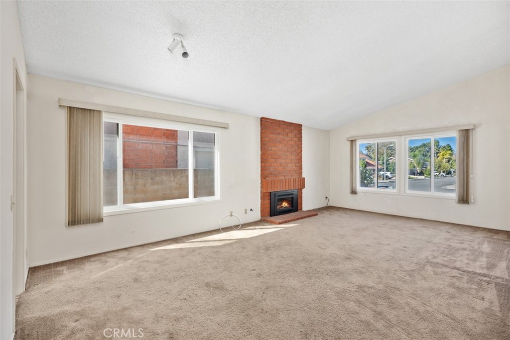 MLS #OC25246843 image #4