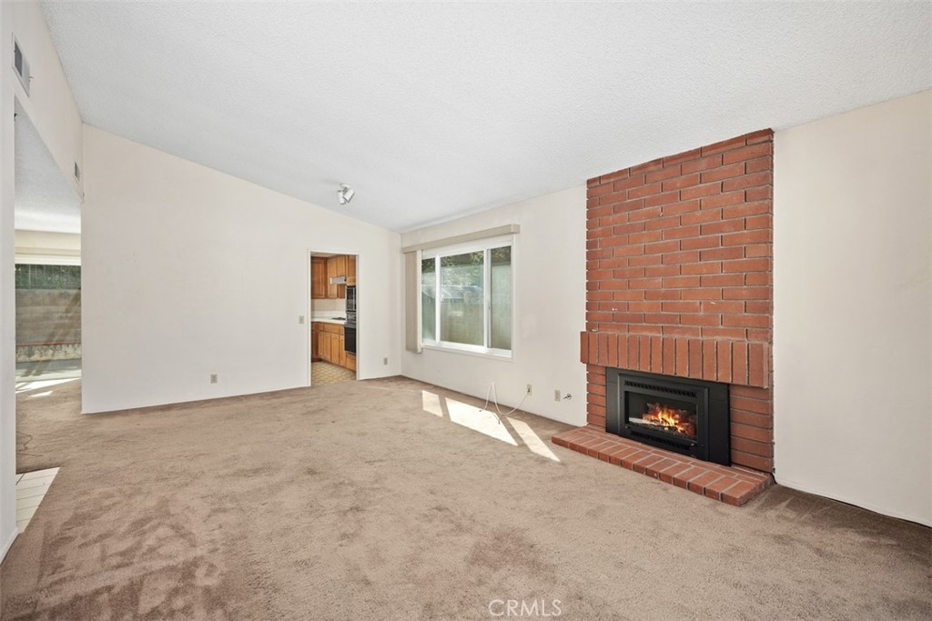 MLS #OC25246843 image #6