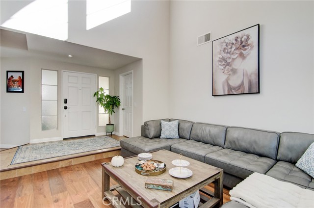 MLS #OC25246852 image #3