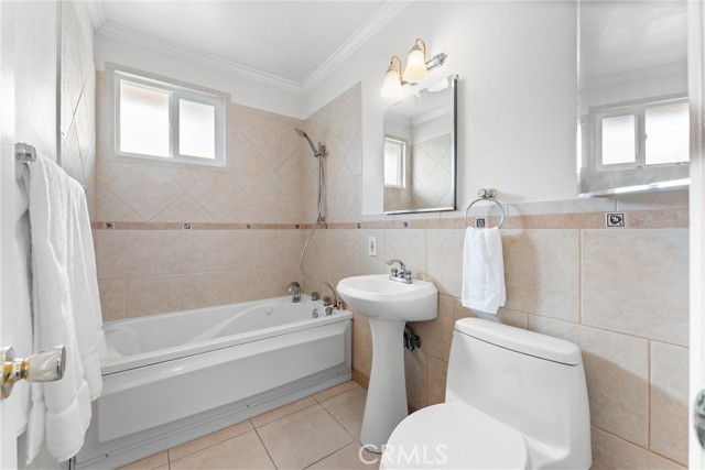 MLS #OC25246888 image #11