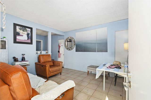 MLS #OC25246897 image #9