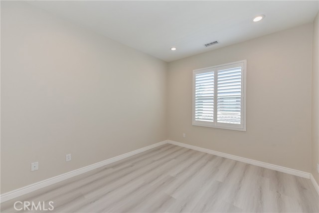 MLS #OC25246903 image #15