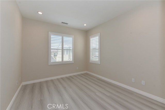 MLS #OC25246903 image #17