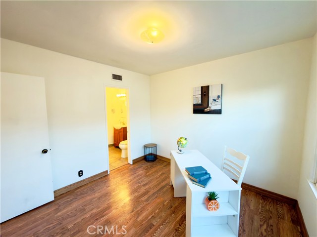 MLS #OC25246924 image #17