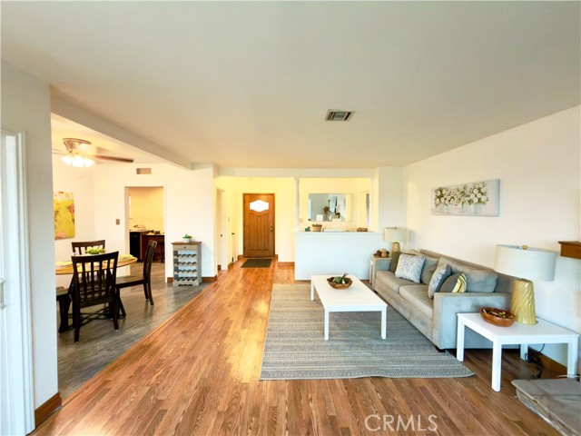 MLS #OC25246924 image #4