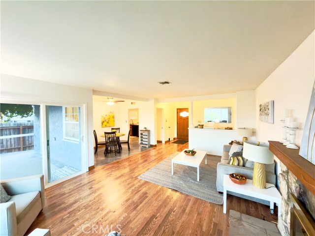 MLS #OC25246924 image #5