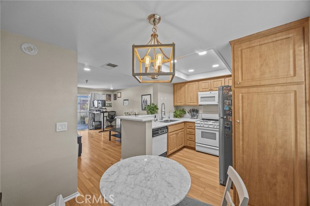 MLS #OC25246955 image #5