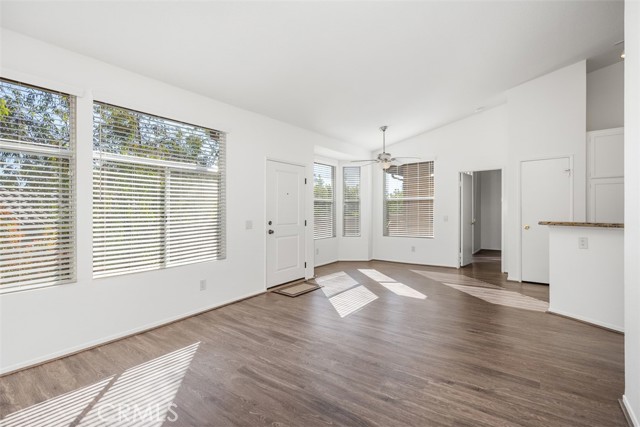 MLS #OC25246982 image #10