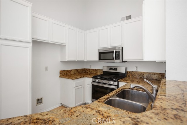 MLS #OC25246982 image #13