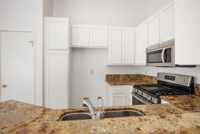 MLS #OC25246982 image #14