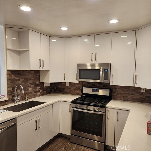 MLS #OC25246993 image #4