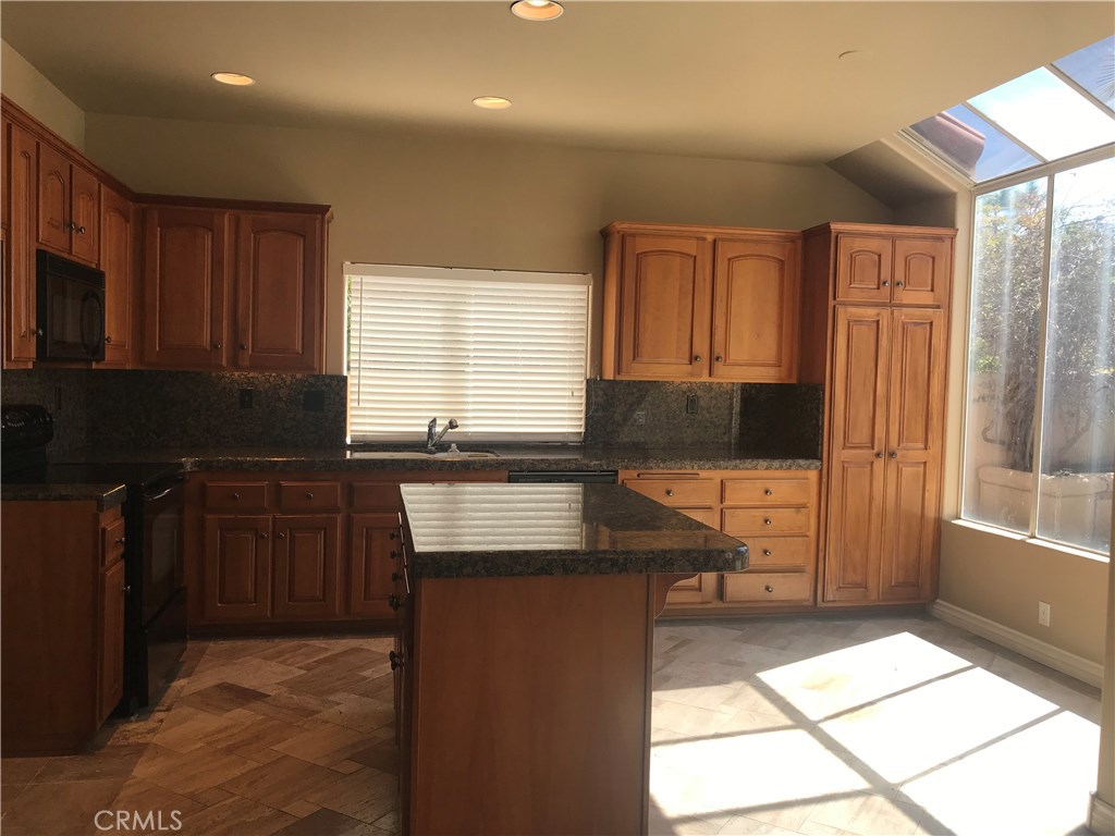 MLS #OC25247037 image #10