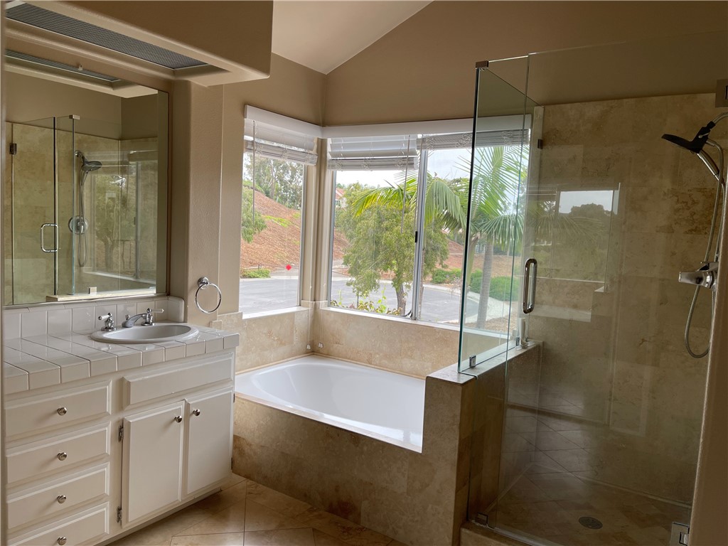 MLS #OC25247037 image #15