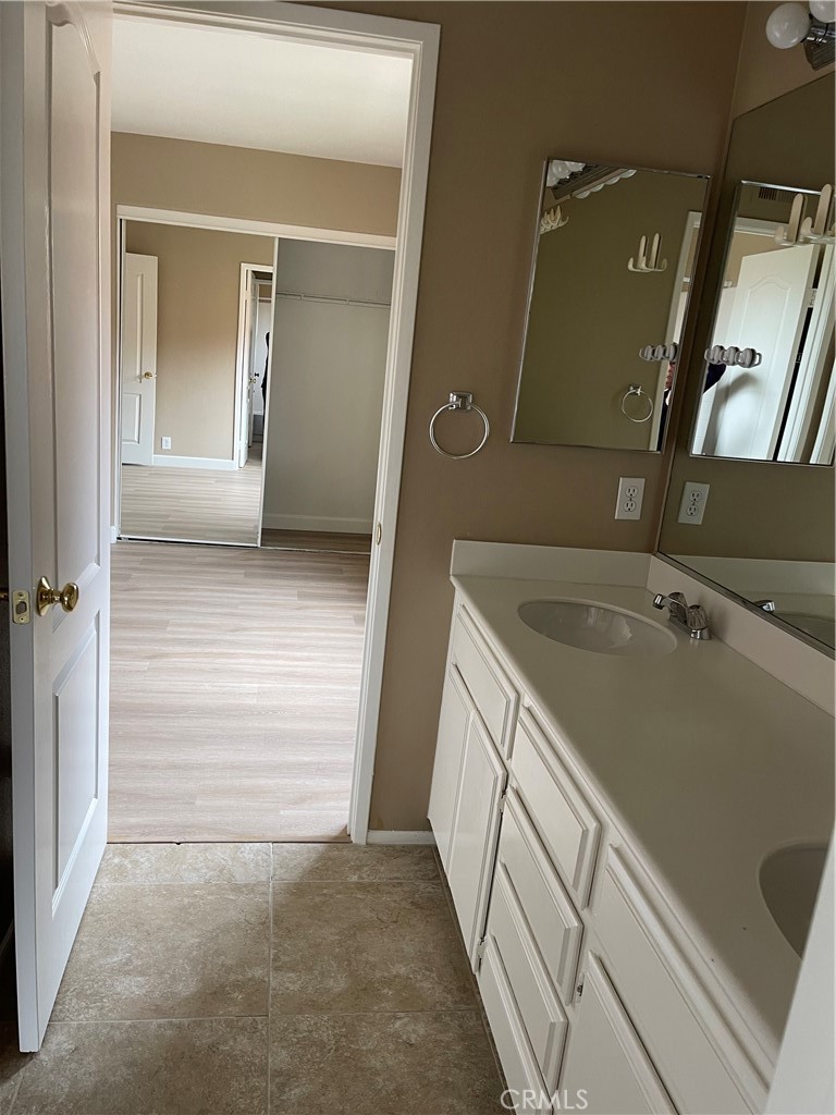 MLS #OC25247037 image #17