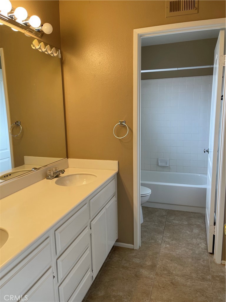 MLS #OC25247037 image #18