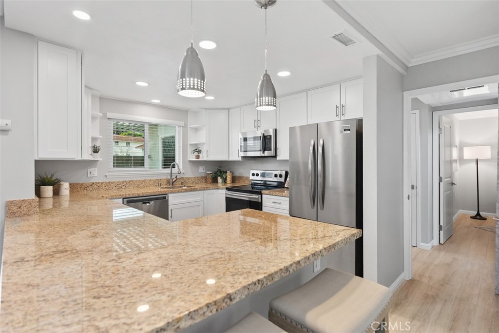 MLS #OC25247095 image #14