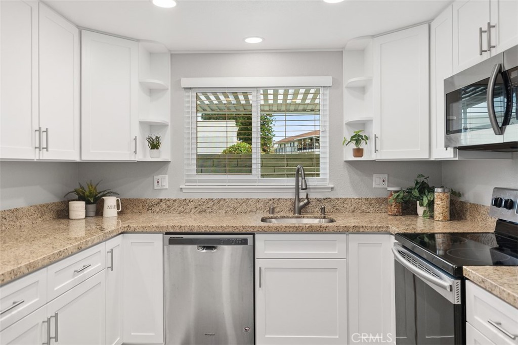 MLS #OC25247095 image #15