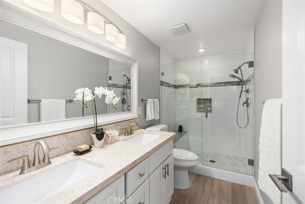 MLS #OC25247095 image #24