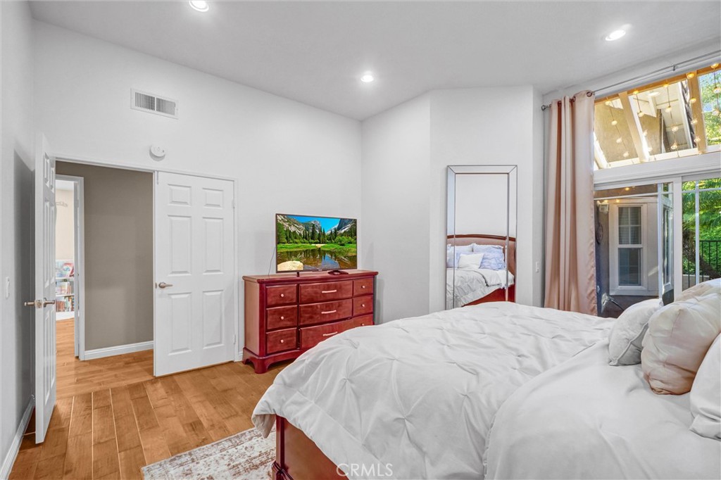 MLS #OC25247215 image #10