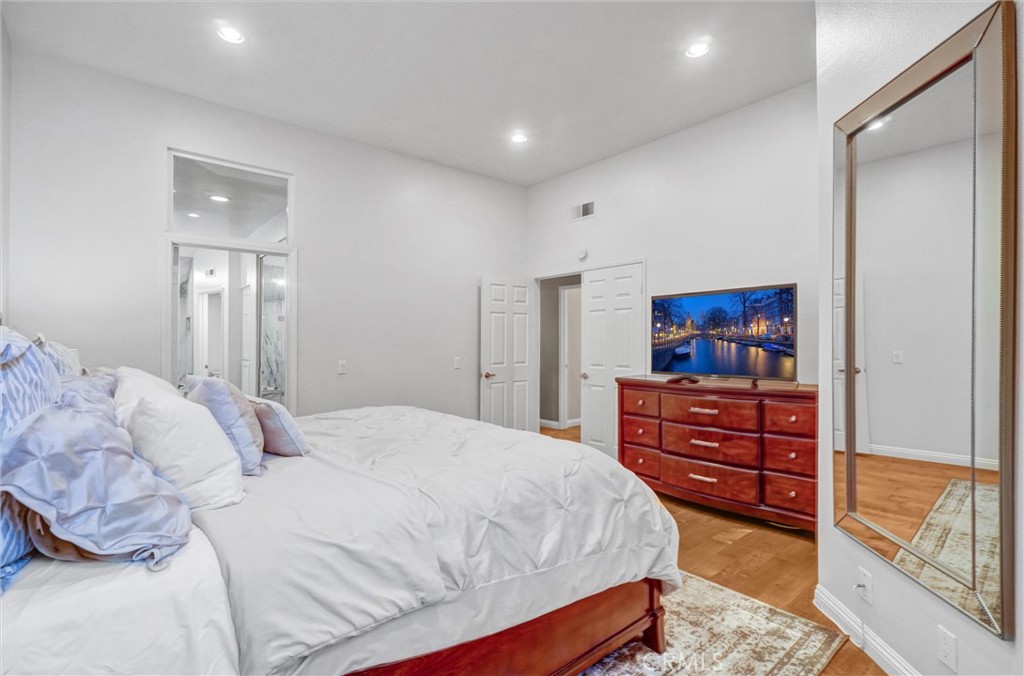 MLS #OC25247215 image #11