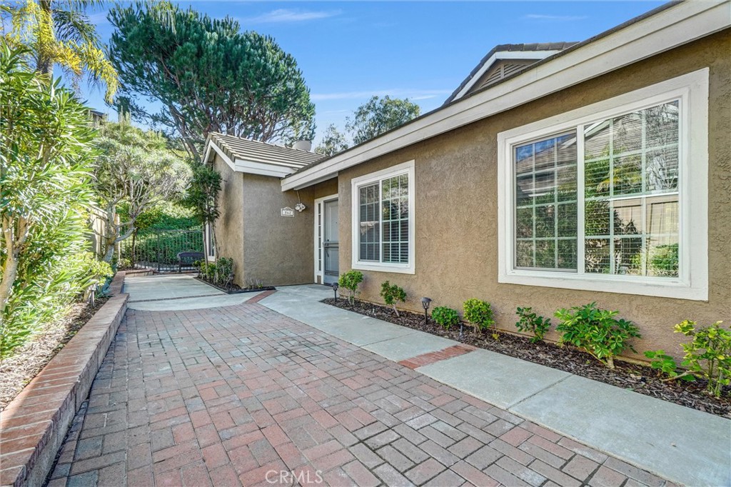 MLS #OC25247215 image #21