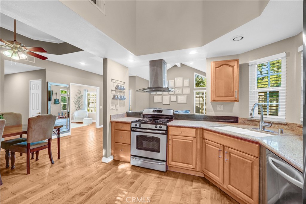 MLS #OC25247215 image #7