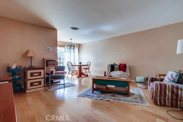 MLS #OC25247360 image #1