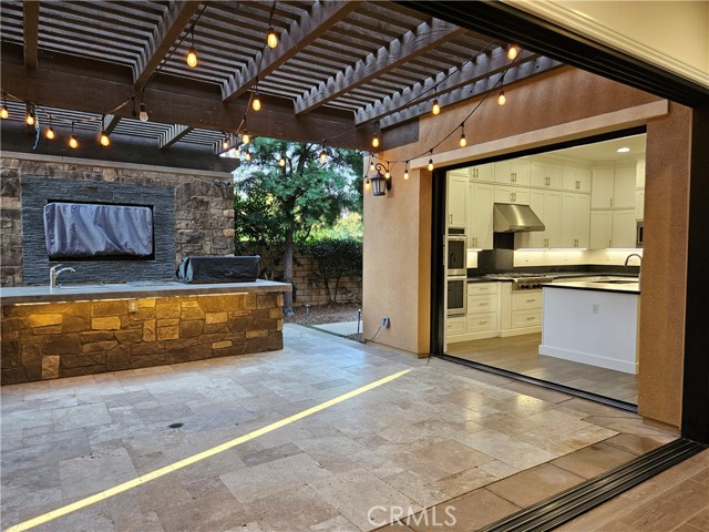 MLS #OC25247393 image #10