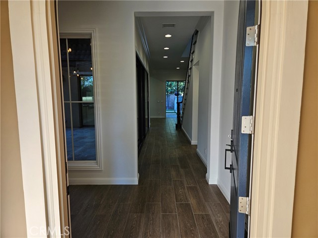 MLS #OC25247393 image #34