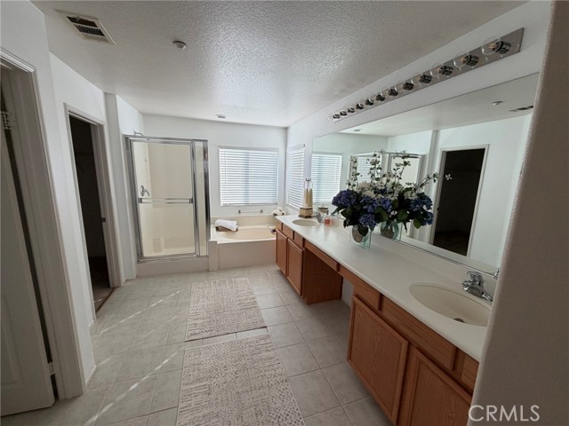 MLS #OC25247395 image #19