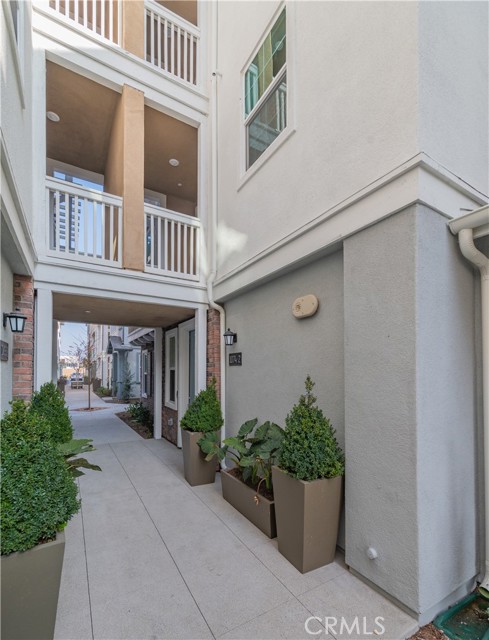 MLS #OC25247404 image #1