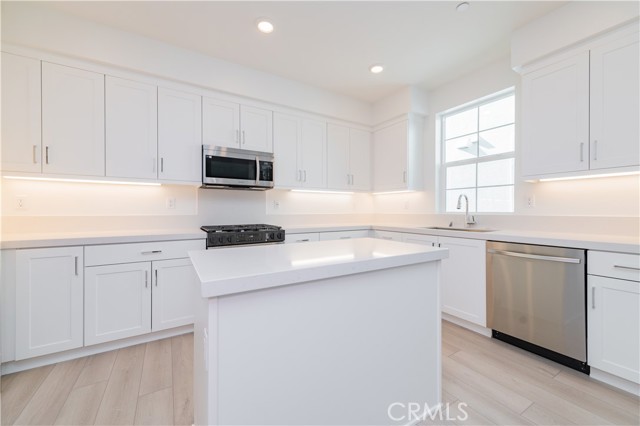 MLS #OC25247404 image #6