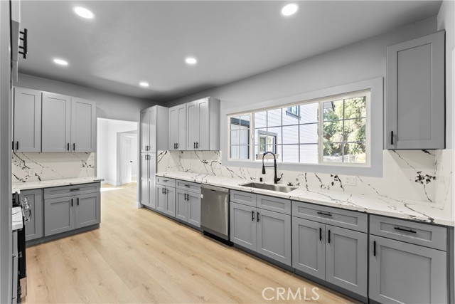 MLS #OC25247548 image #12