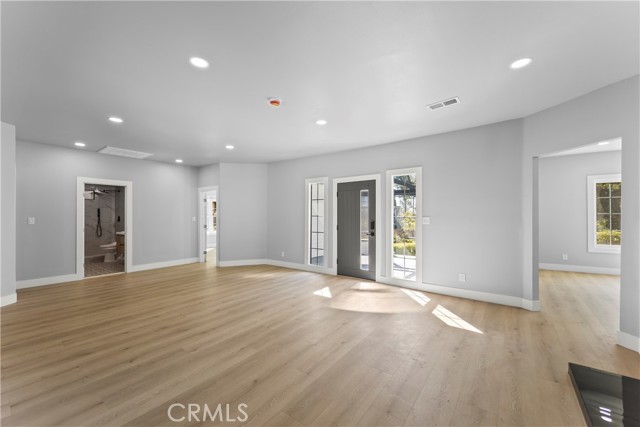 MLS #OC25247548 image #15