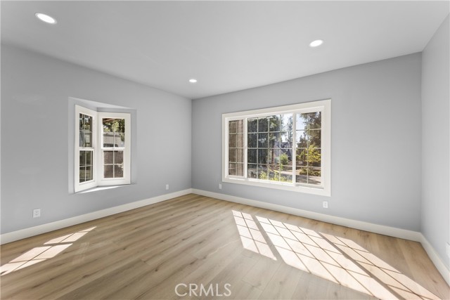 MLS #OC25247548 image #16