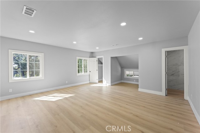 MLS #OC25247548 image #35