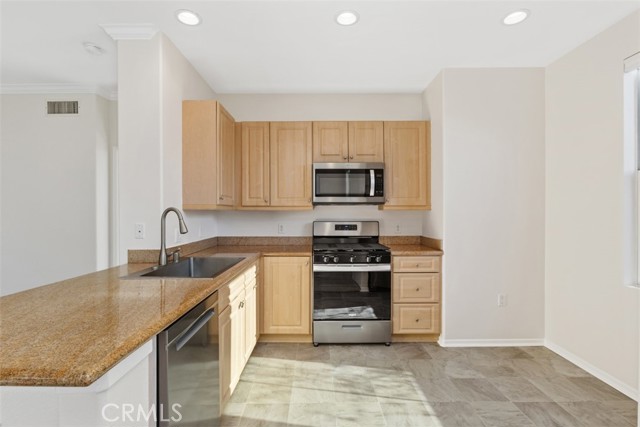 MLS #OC25247555 image #10