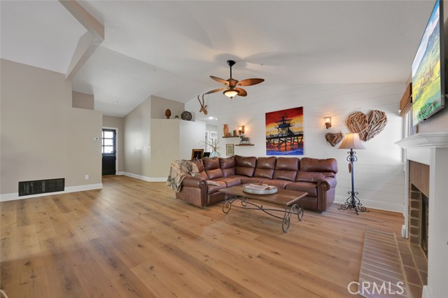 MLS #OC25247559 image #7