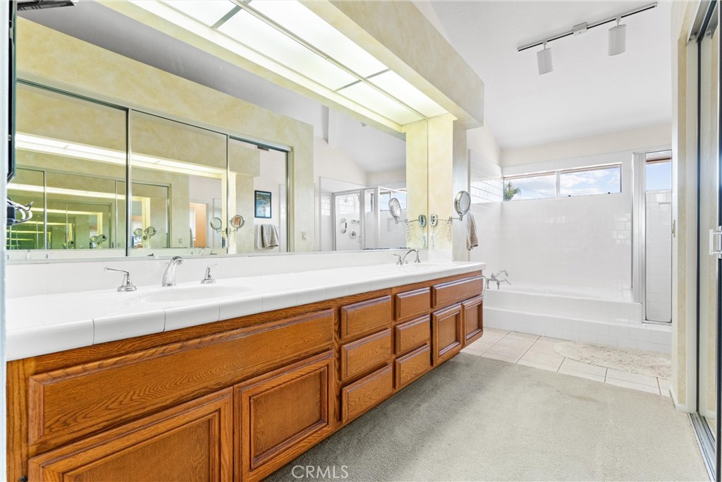 MLS #OC25247566 image #12