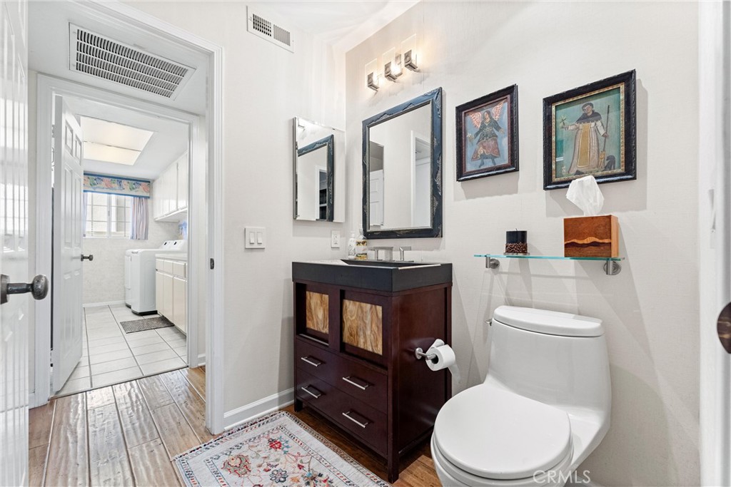 MLS #OC25247566 image #19