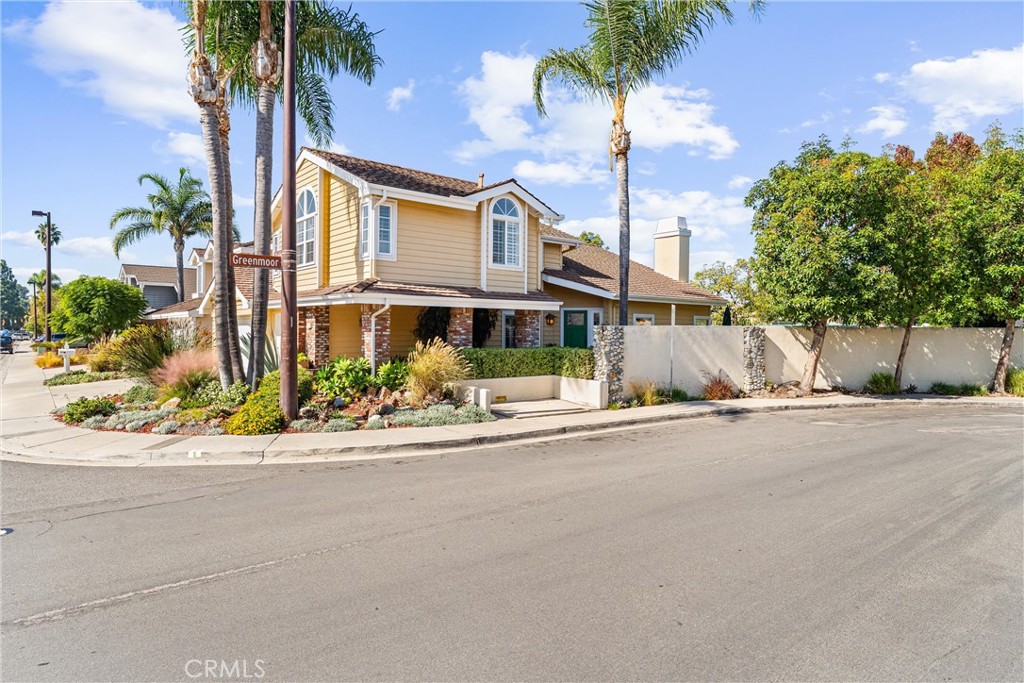 MLS #OC25247566 image #2