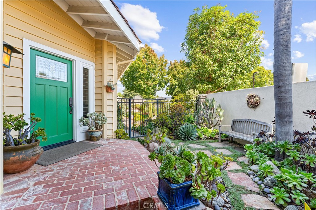 MLS #OC25247566 image #3