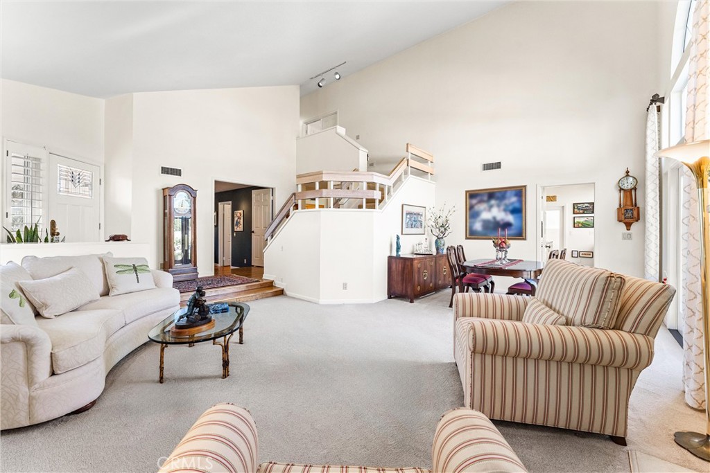 MLS #OC25247566 image #5