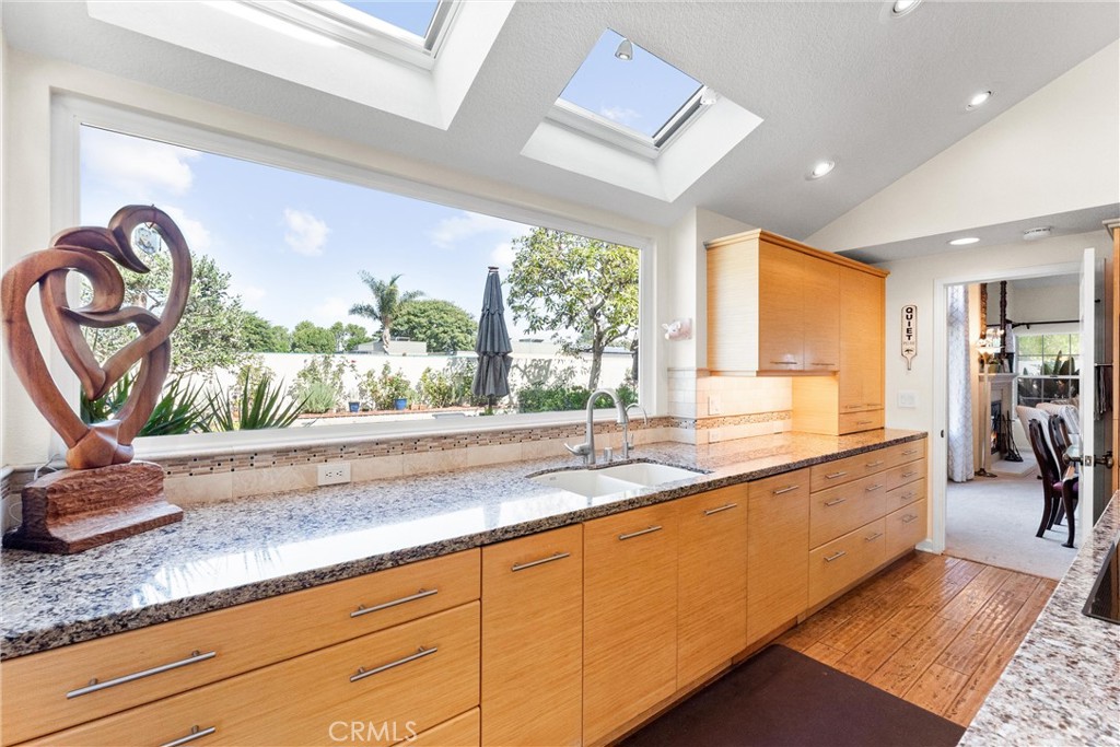 MLS #OC25247566 image #7